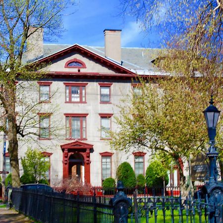 The Stockade Inn Скенектади Экстерьер фото